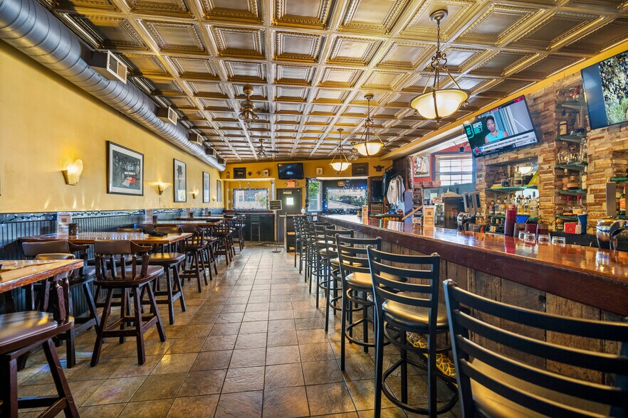 More Photos Of 3538 Columbia Pky, Cincinnati Restaurant For Sale