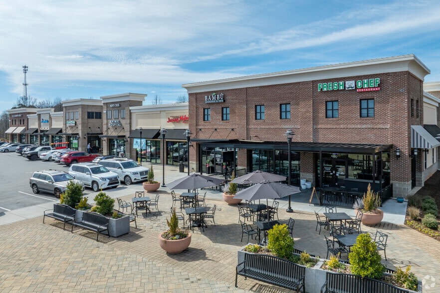 Primary Photo Of 14013 N Creek Village Dr, Huntersville Unknown For Lease