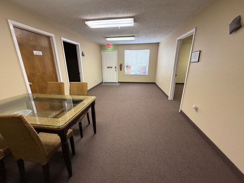 More Photos Of 109 S Story Rd, Irving Office Residential For Sale