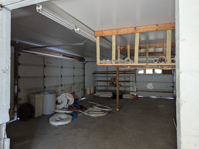 More Photos Of 7940 Grand Blvd, Port Richey General Retail For Sale