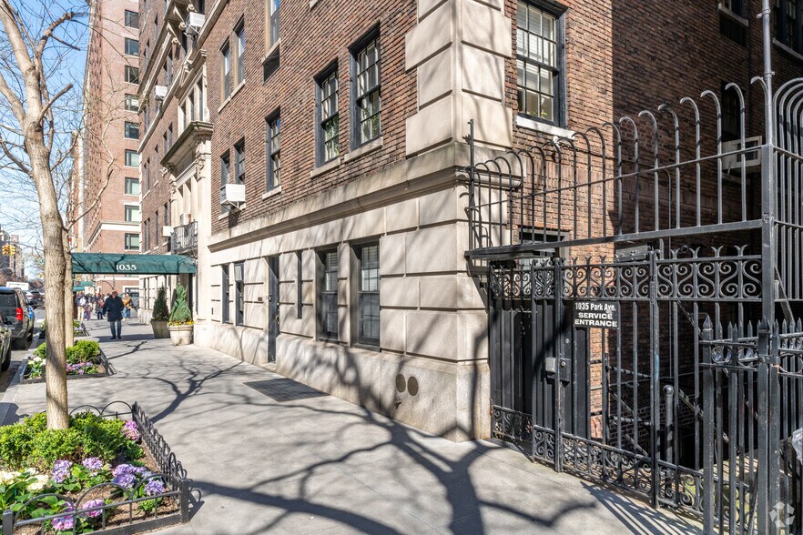 More Photos Of 1035 Park Ave, New York Apartments For Lease
