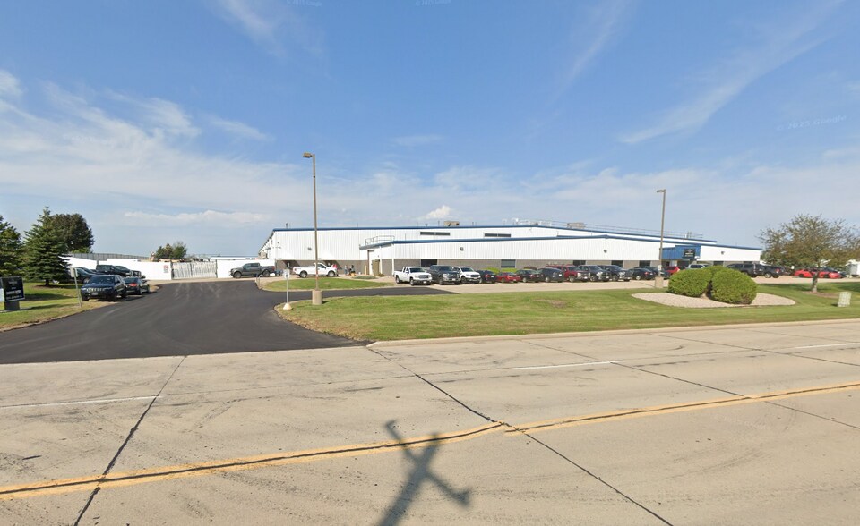 More Photos Of 2855 S Oakwood Rd, Oshkosh Manufacturing For Lease