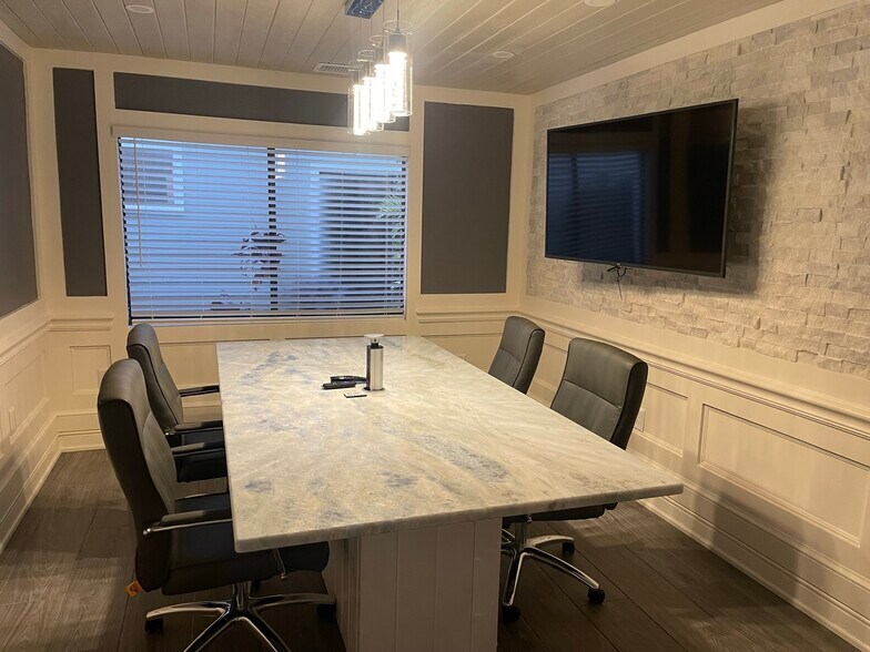 More Photos Of 10225 Ulmerton Rd, Largo Medical For Lease