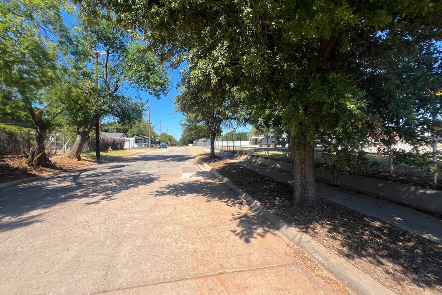 More Photos Of 231 Central Fwy E, Wichita Falls Land For Sale