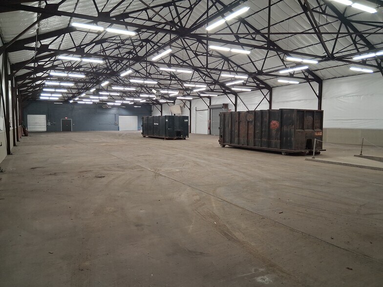 More Photos Of 800 S Morrison Ave, Collinsville Warehouse For Sale