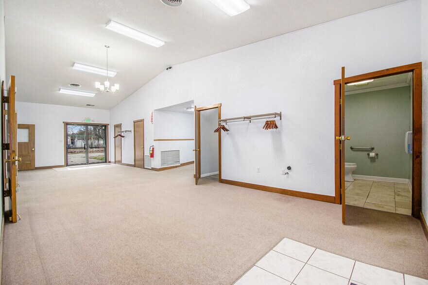 More Photos Of 1002 IN-114, North Manchester Religious Facility For Sale