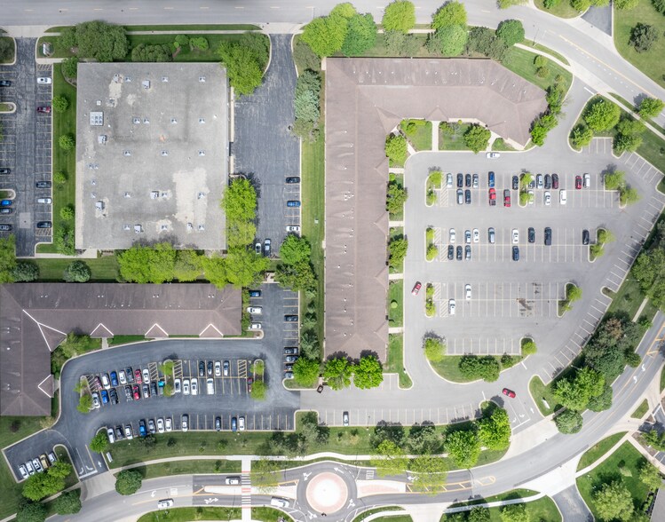 More Photos Of 390 Congress Pky, Crystal Lake Unknown For Lease