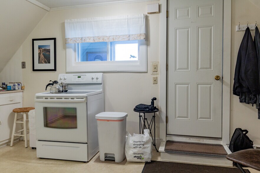 More Photos Of 1530 Congress St, Portland Multifamily For Sale