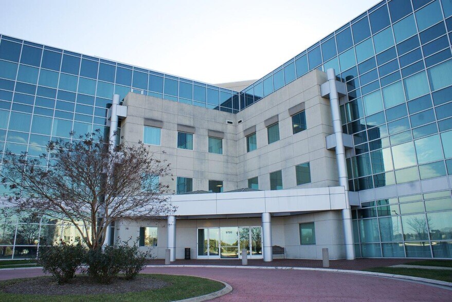 More Photos Of 9720 Capital Ct, Manassas Office For Lease