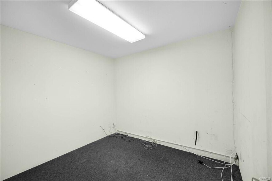 More Photos Of 17428 Bellflower Blvd, Bellflower Storefront For Lease