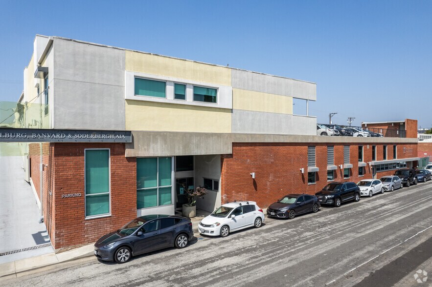 More Photos Of 1730-1738 Berkeley St, Santa Monica Loft Creative Space For Lease