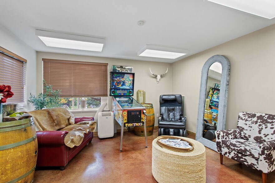 More Photos Of 1521 Willms Rd, Elk Lodge Meeting Hall For Sale