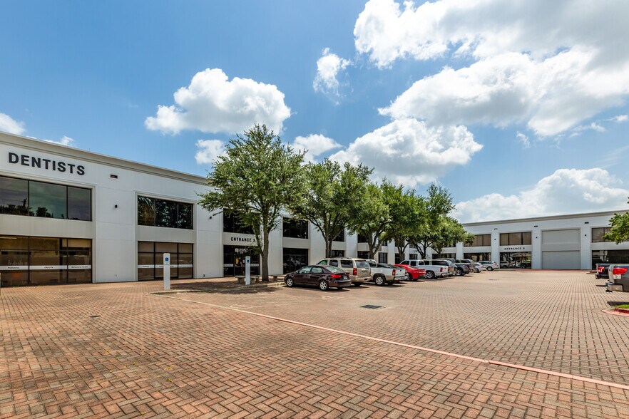 More Photos Of 5616 Lawndale St, Houston Medical For Sale