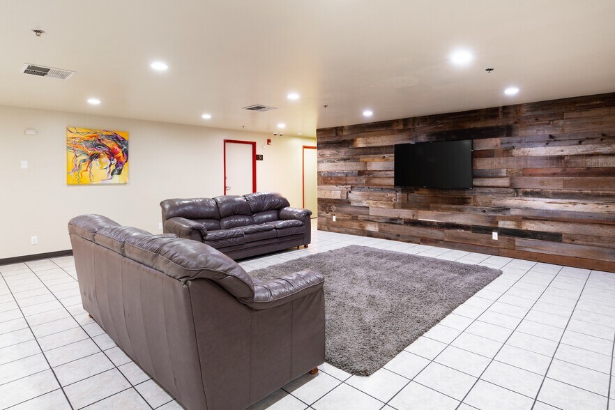 More Photos Of 233 S 1000 E, St George Apartments For Sale