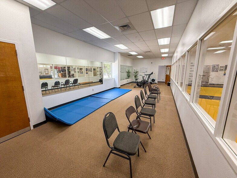 More Photos Of 4447 Thousand Oaks, San Antonio Freestanding For Sale