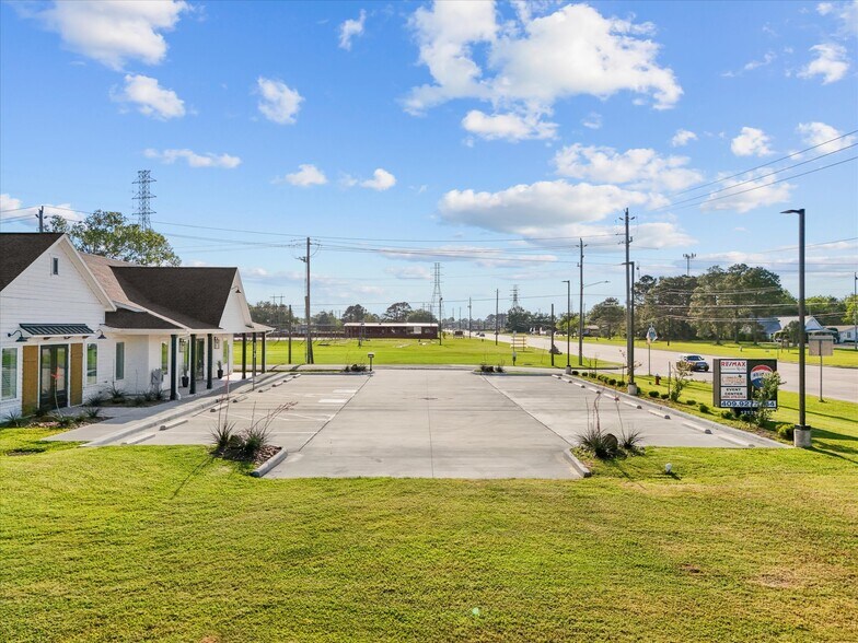 More Photos Of 12121 FM 1764 Rd, Santa Fe Office For Sale