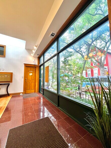More Photos Of 613 W Briar Pl, Chicago Storefront For Lease