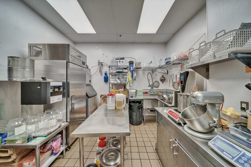 More Photos Of 1411 S Garfield Ave, Alhambra Office For Lease