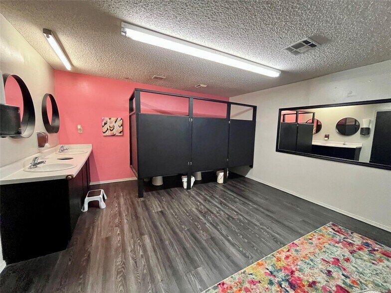 More Photos Of 2710 S Cherokee Dr, Muskogee Religious Facility For Sale