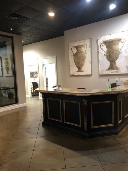 More Photos Of 3355 Capital Cir NE, Tallahassee Auto Dealership For Sale