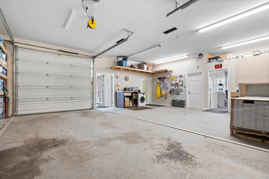 More Photos Of 110 N Bronson Ave, Big Rapids Office For Sale