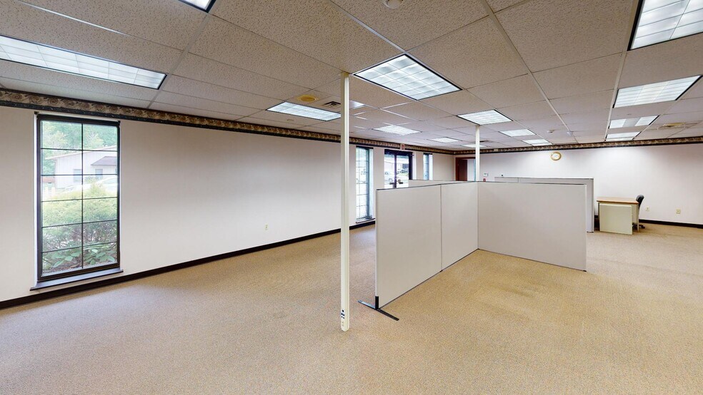 More Photos Of 1 Insurance Way, Ona Office For Lease