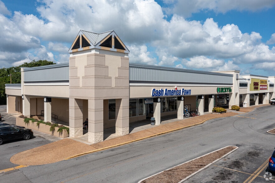 More Photos Of 126-256 S Calderwood St, Alcoa Unknown For Lease