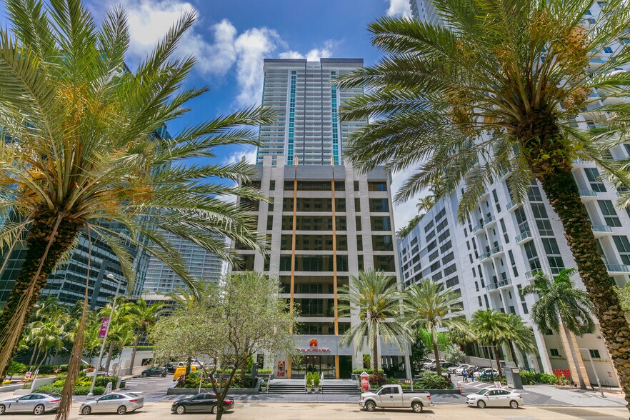 More Photos Of 1110 Brickell Ave, Miami Office For Sale