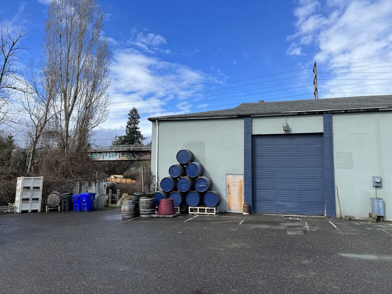 Primary Photo Of 2211 SE Ochoco St, Portland Warehouse For Lease