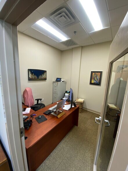 More Photos Of 1859 Summerville Ave, Charleston Office For Lease