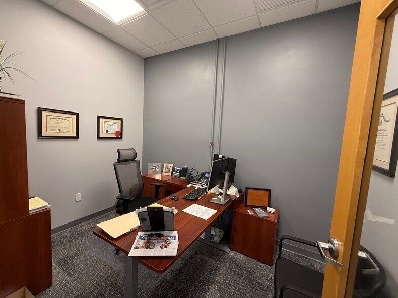 More Photos Of 2212 Murray Ave, Pittsburgh Office Residential For Lease