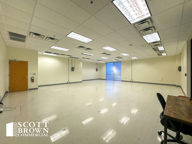 More Photos Of 3317 Essex Dr, Richardson Research And Development For Lease