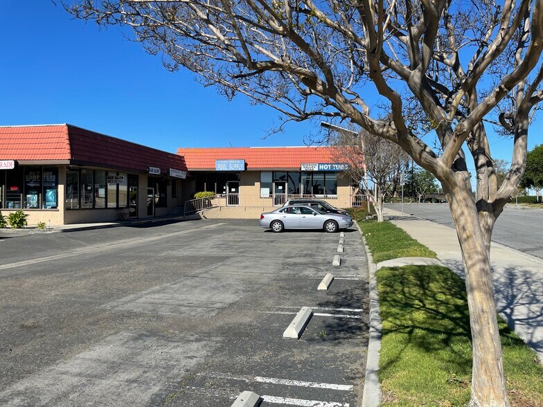 More Photos Of 23811 Bridger Rd, Lake Forest General Retail For Lease