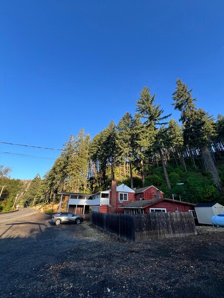 More Photos Of 45441 McKenzie Hwy, Leaburg Restaurant For Sale
