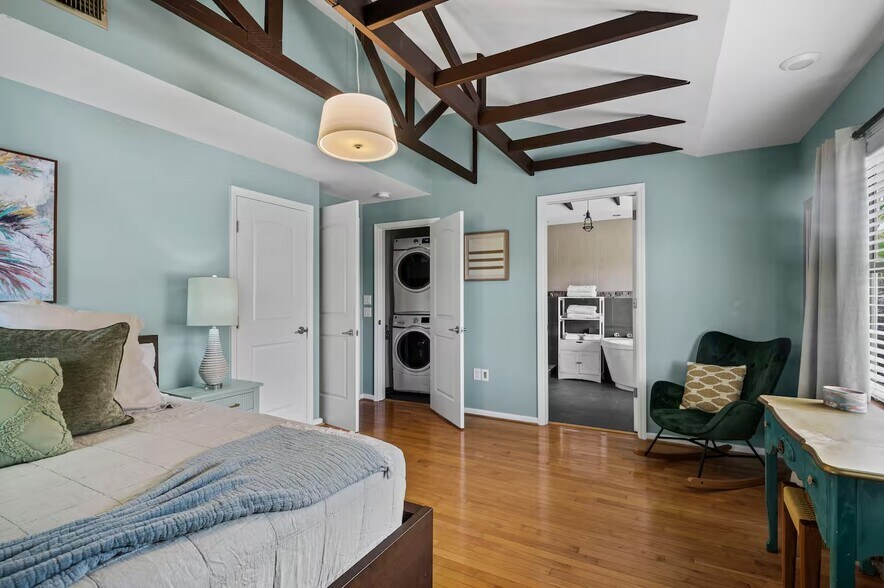 More Photos Of 3062 Beach Blvd S, Gulfport Freestanding For Sale