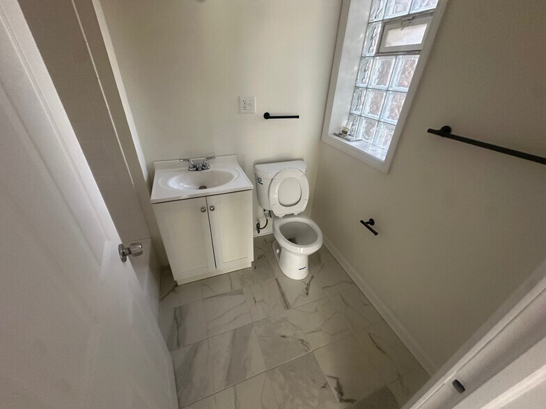 More Photos Of 2666-2670 E 78th St, Chicago Apartments For Sale