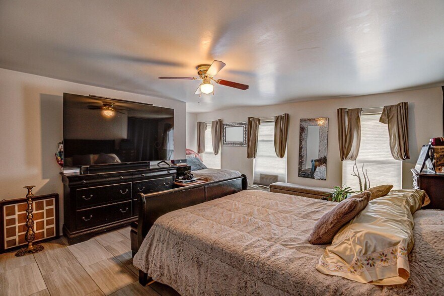 More Photos Of 216 E Main St, Batavia Storefront Retail Residential For Sale