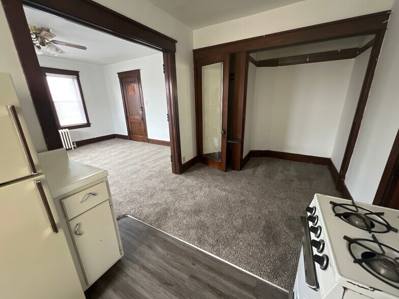 More Photos Of 209 S 4th St, Council Bluffs Apartments For Sale
