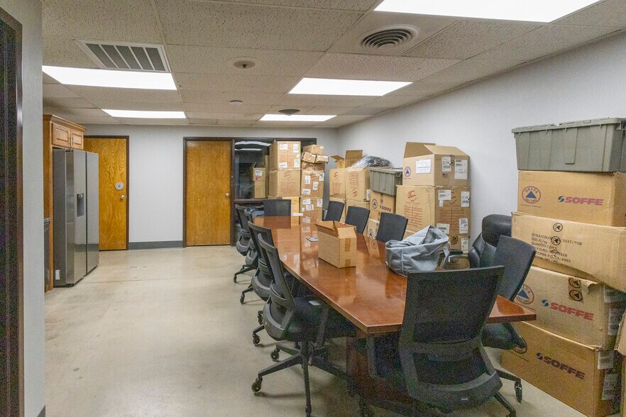 More Photos Of 1909 N Highway 81, Duncan Auto Dealership For Sale