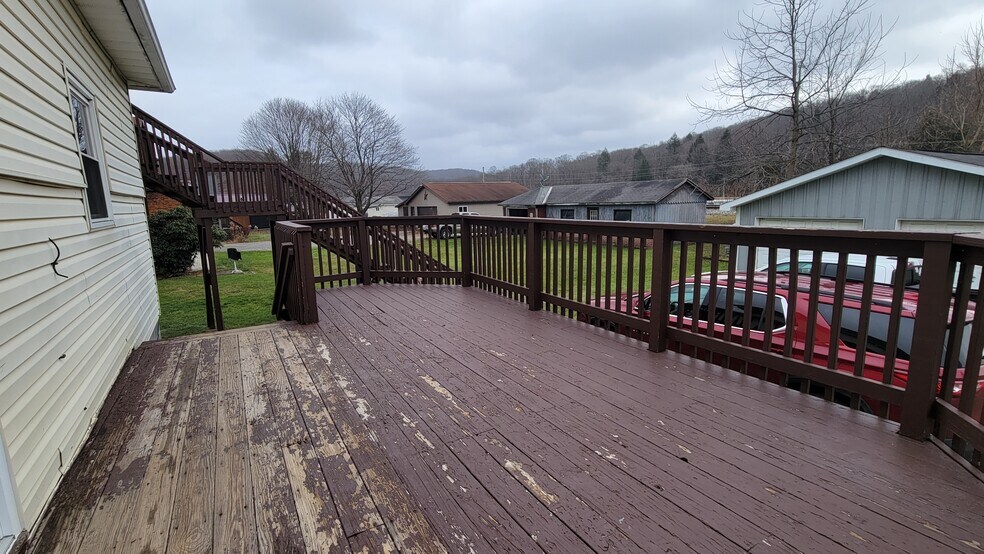 More Photos Of 522 Main St, Rockwood Specialty For Sale