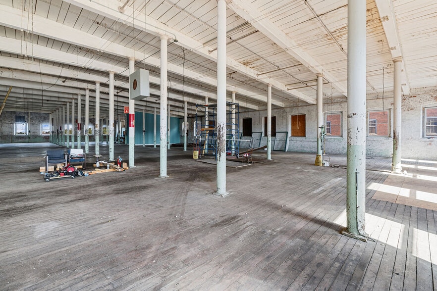 More Photos Of 28 Anawan St, Fall River Manufacturing For Sale