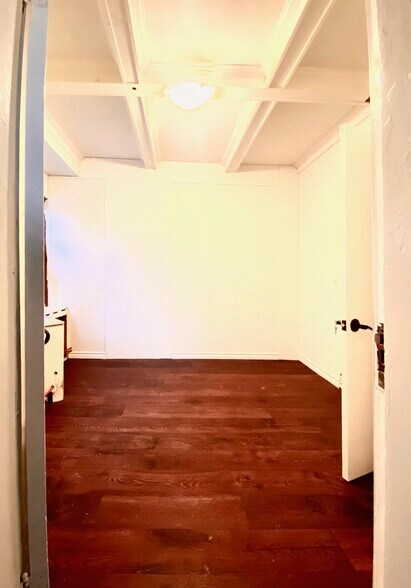 More Photos Of 2722 Yonge St, Toronto General Retail For Sale