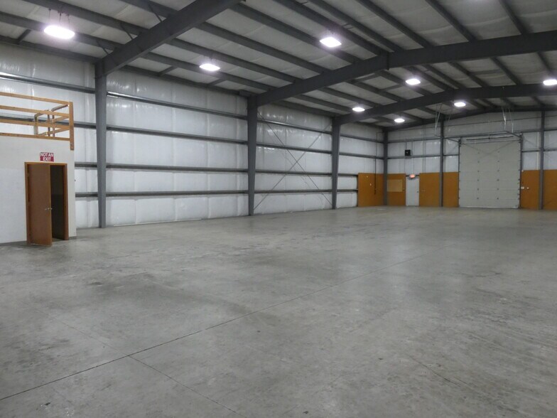 More Photos Of 191 William White way, Shelton Warehouse For Lease