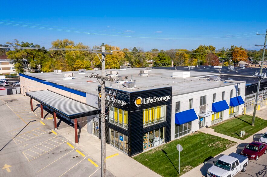 More Photos Of 405 Shawmut Ave, La Grange Self Storage For Lease