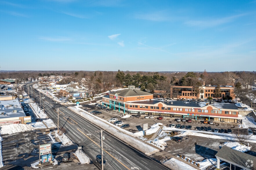 More Photos Of 321-333 Boston Post Rd, Milford Unknown For Lease