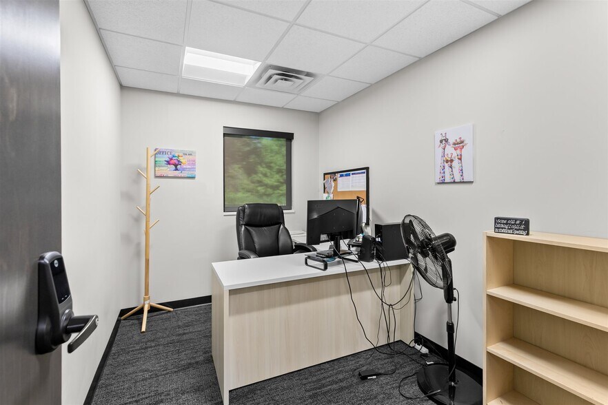 More Photos Of 2056 Woodlane Dr, Woodbury Medical For Sale