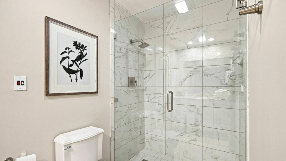 More Photos Of 304 S Gay St, Knoxville Office Residential For Sale