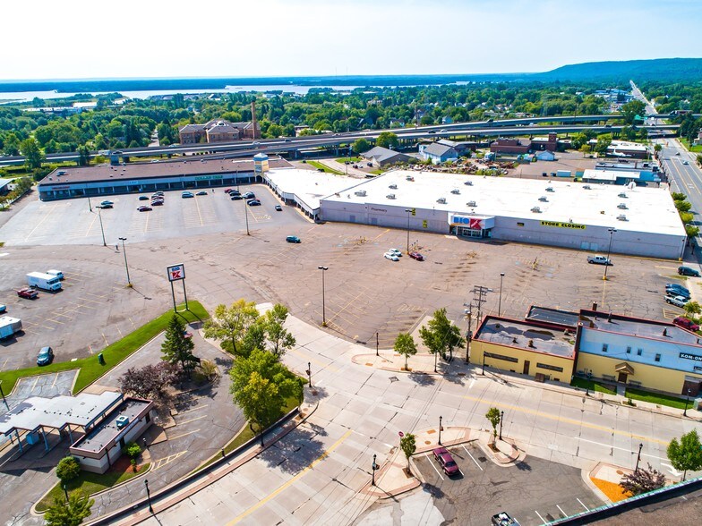 More Photos Of 215 N Central Ave, Duluth General Retail For Sale