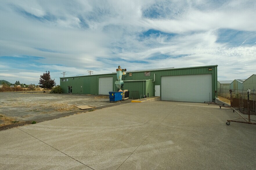 More Photos Of 1620-1720 W Airway Rd, Lebanon Manufacturing For Sale