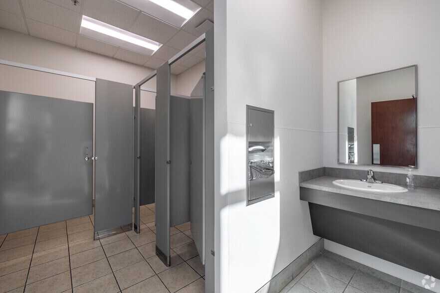 More Photos Of 2200 Grand Avenue Pky, Austin Unknown For Lease